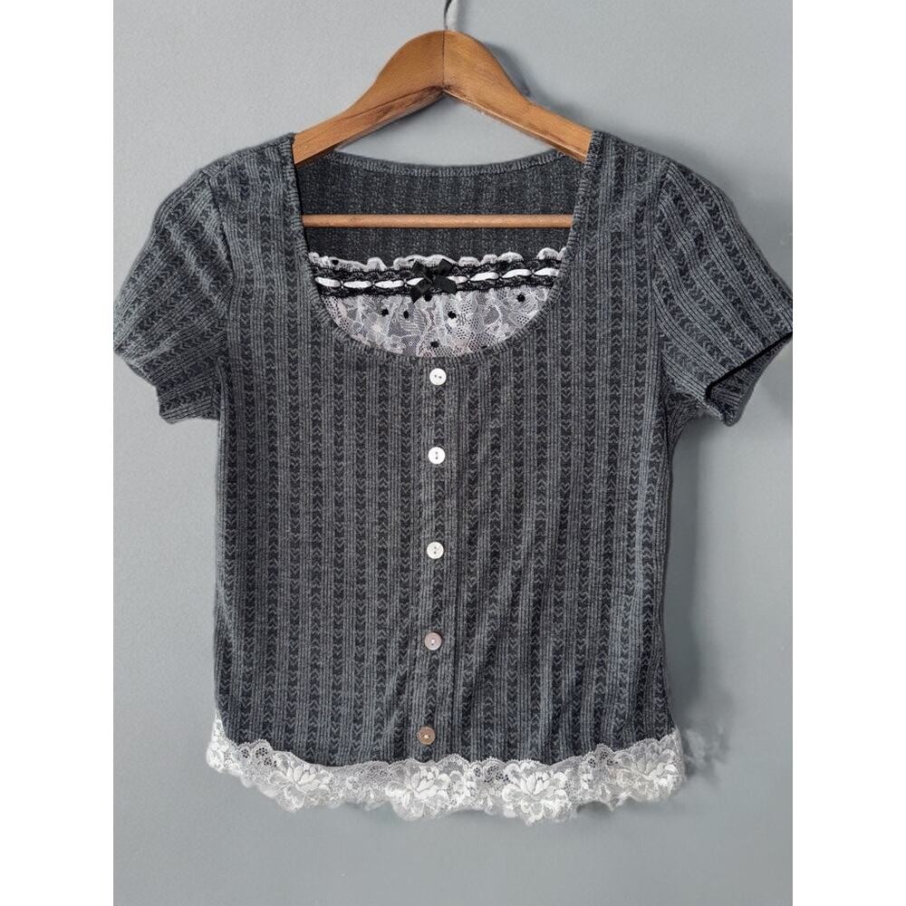 ROMWE Coquette Lace Trim Baby Tee Gray Rib Knit Button Front Top Small